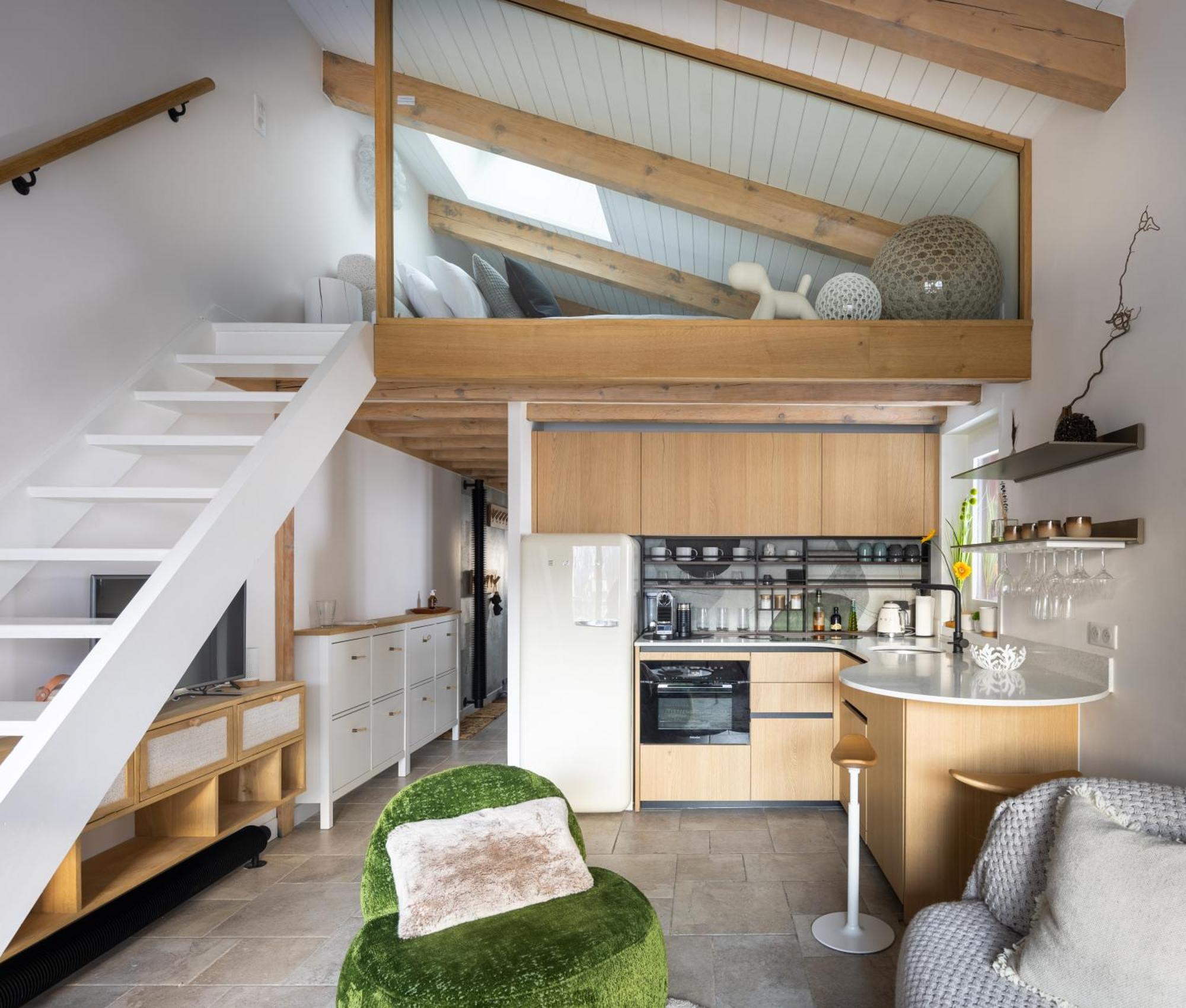 1 Bedroom Mezzanine Apartment *