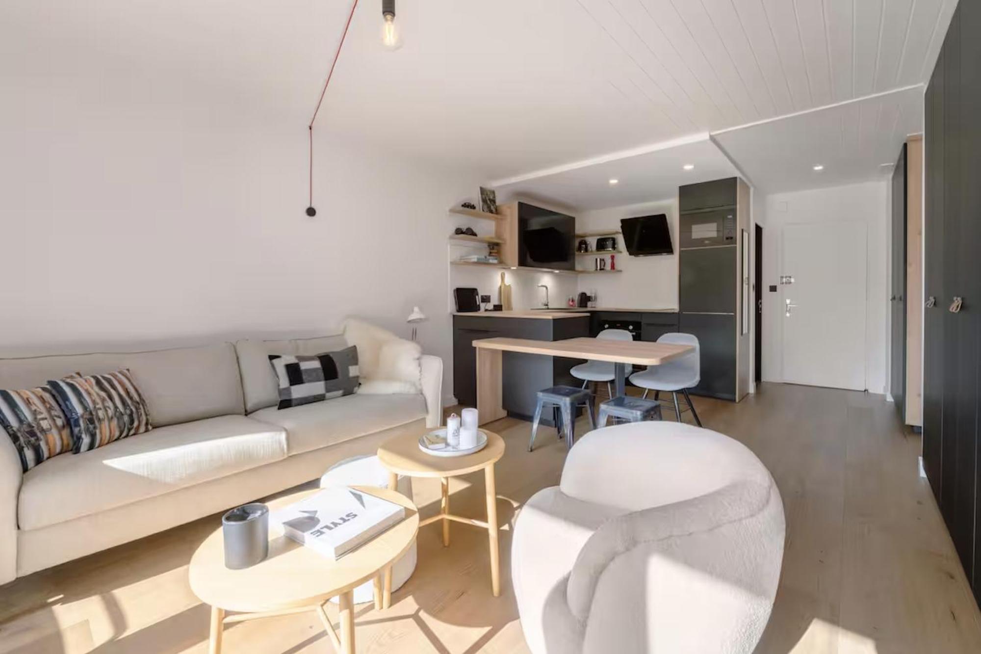 Center & Unique Mountain View Apartment *