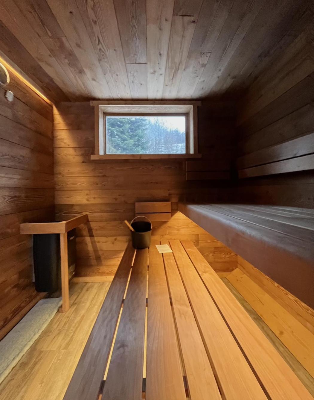 Altura- 5 Bedrooms - Jacuzzi And Sauna - By Cozee *
