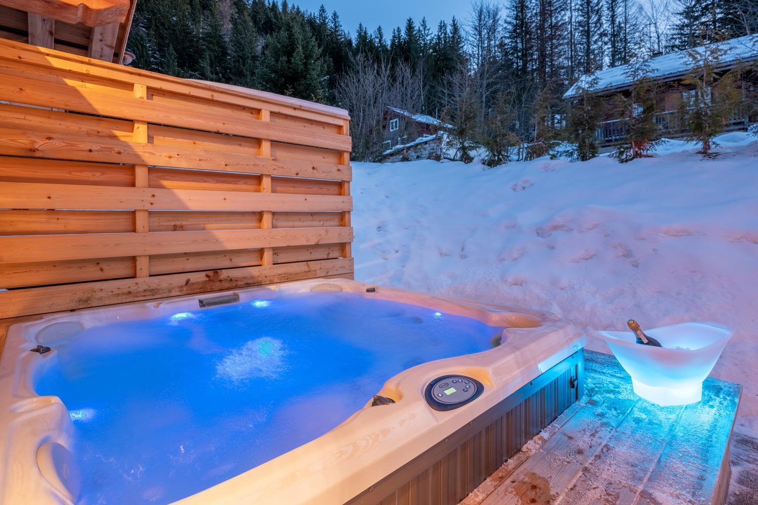 Seven Summits - Pool - Sauna - Jacuzzi - By Cozee Chalet *