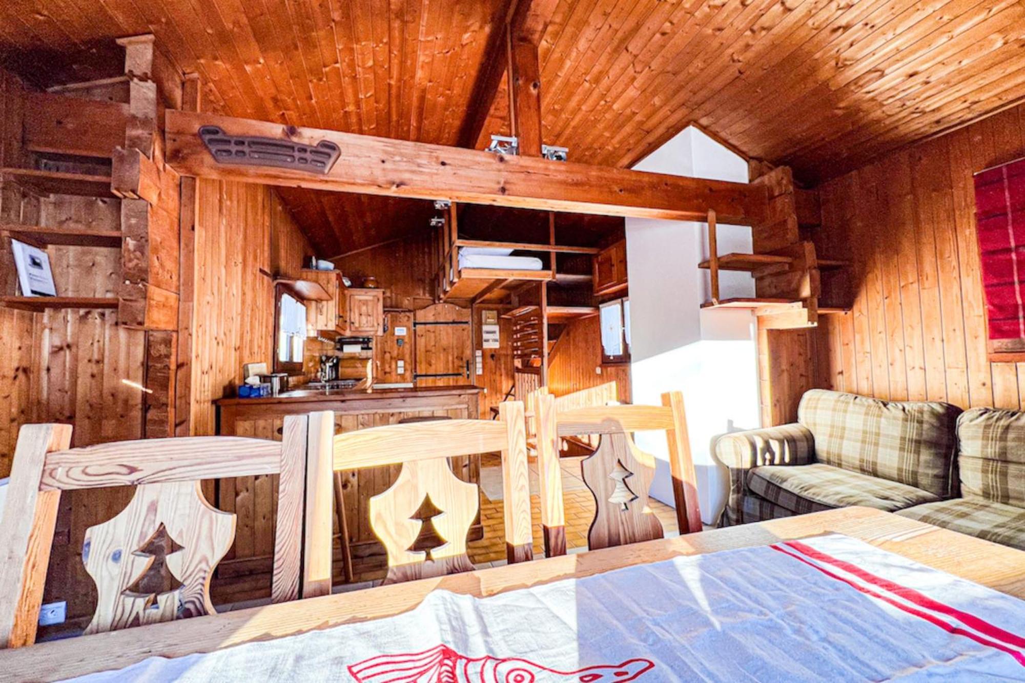 Chalet Snowflake With Garden *