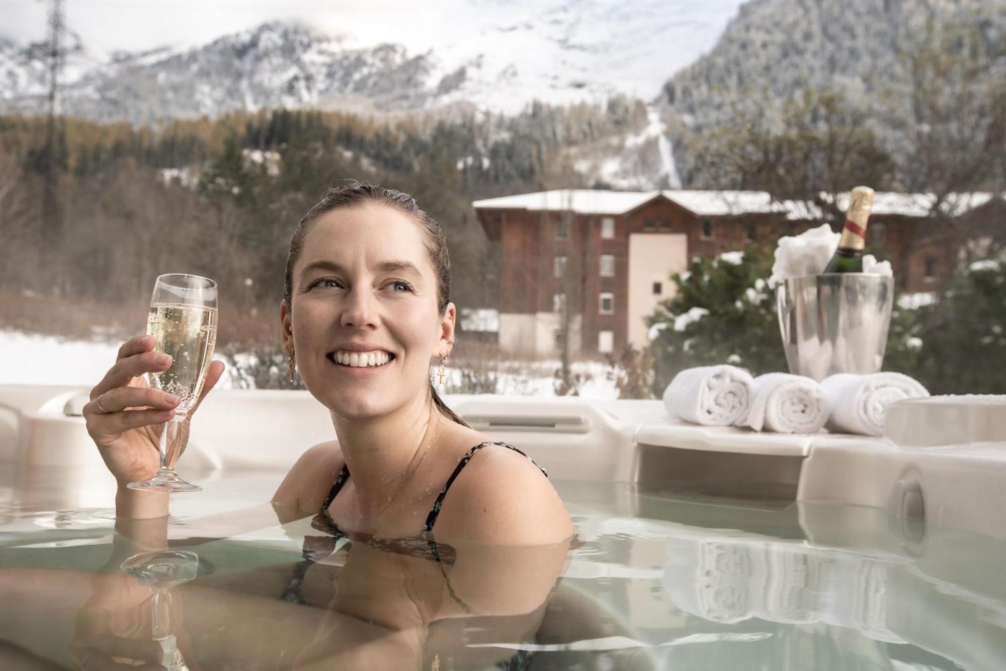Chalet Tiki - Hot Tub & Sauna *