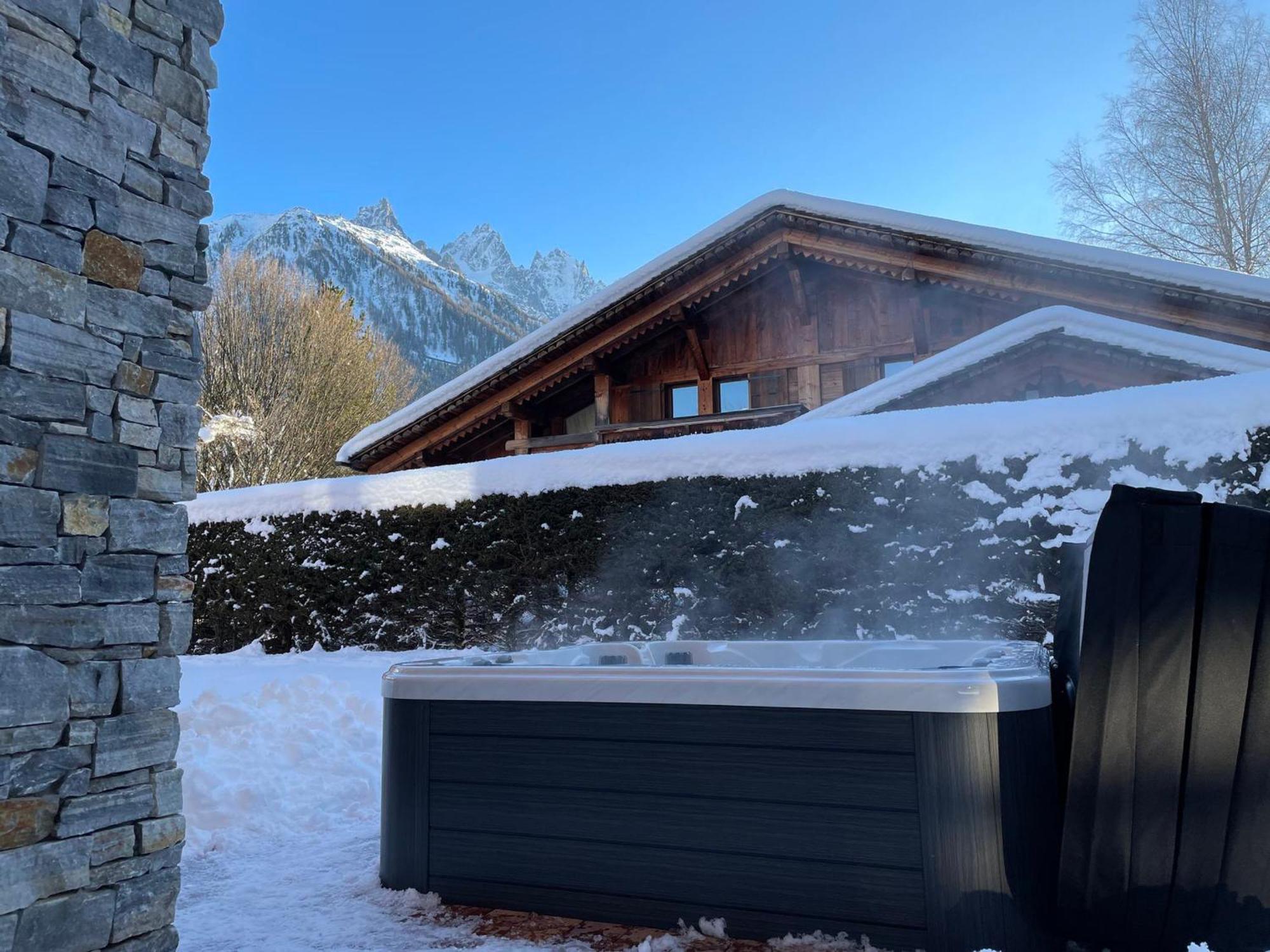 Chalet Spacieux Avec Jacuzzi, Animaux Acceptes Et Parking Prive - Fr-1-343-260