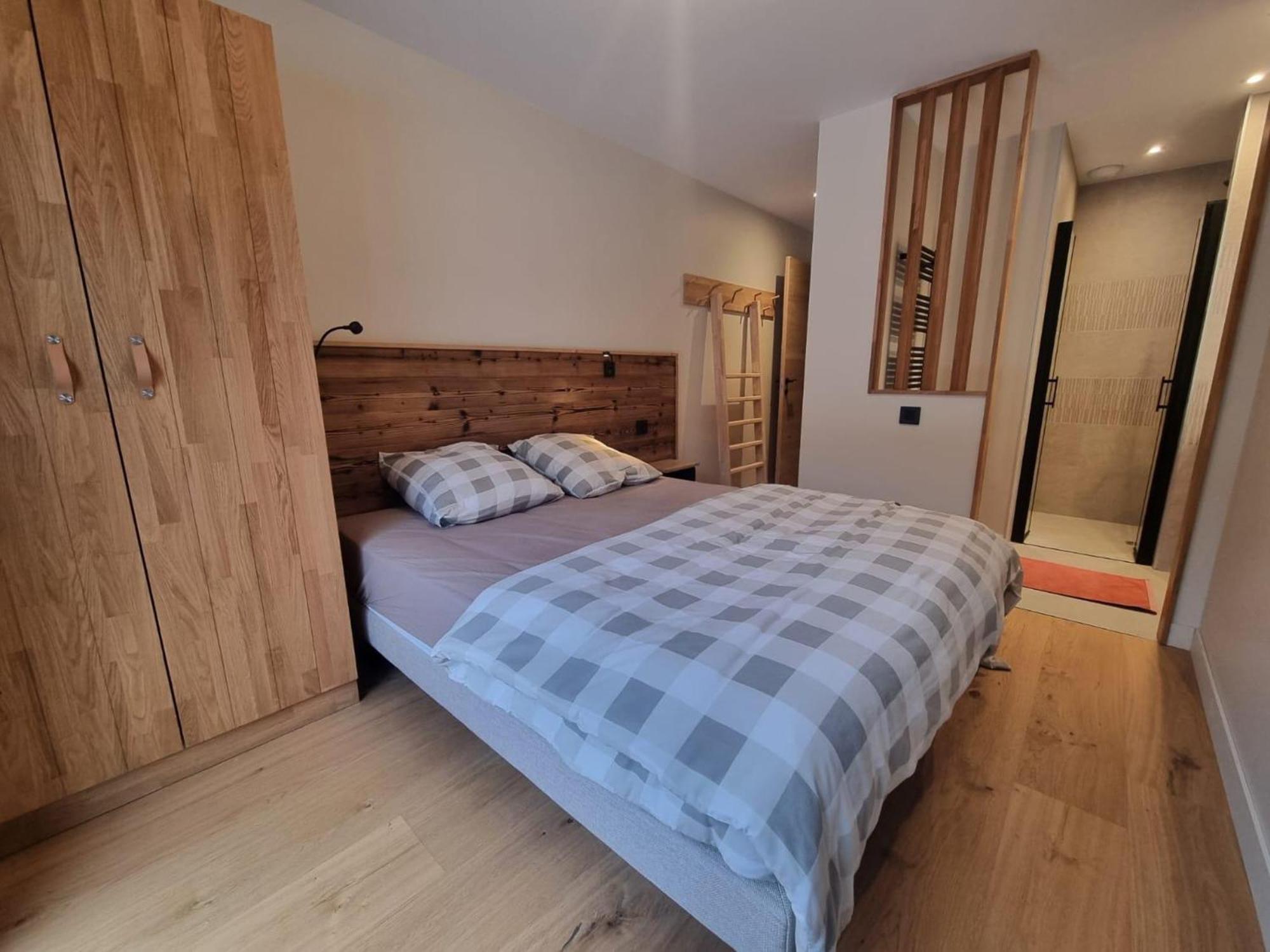 Chalet Spacieux Avec Jacuzzi, Animaux Acceptes Et Parking Prive - Fr-1-343-260
