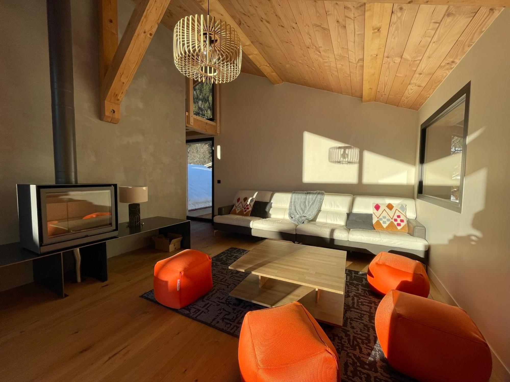 Chalet Spacieux Avec Jacuzzi, Animaux Acceptes Et Parking Prive - Fr-1-343-260