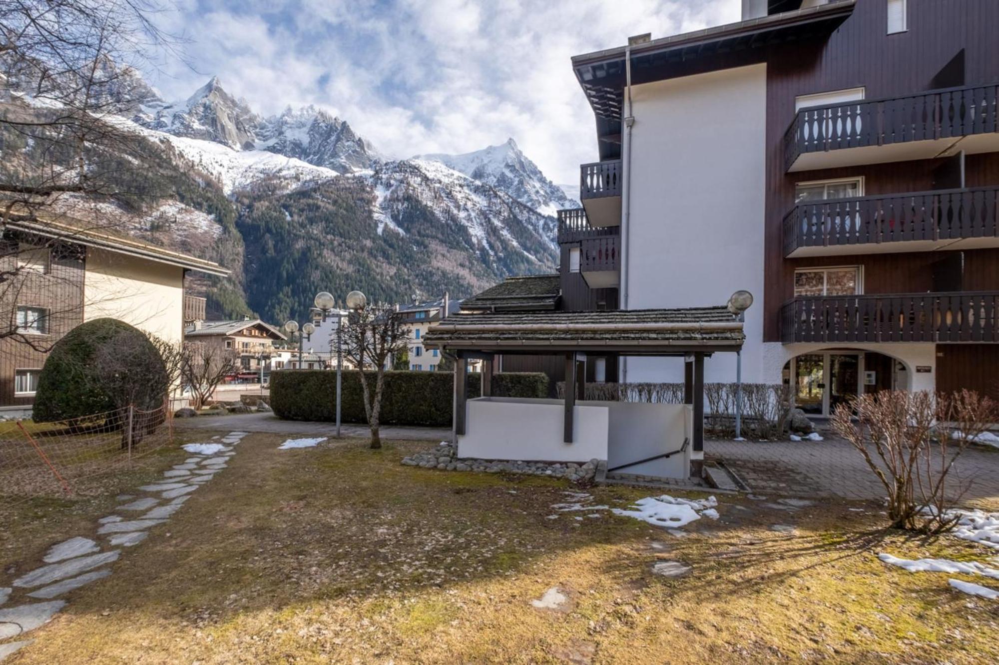Beautiful 50m With 2 Balconies And Mountain View Chamonix
