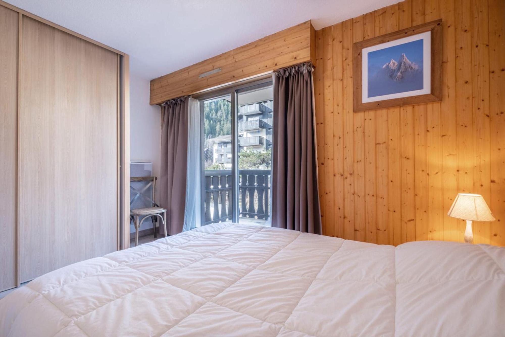 Beautiful 50m With 2 Balconies And Mountain View