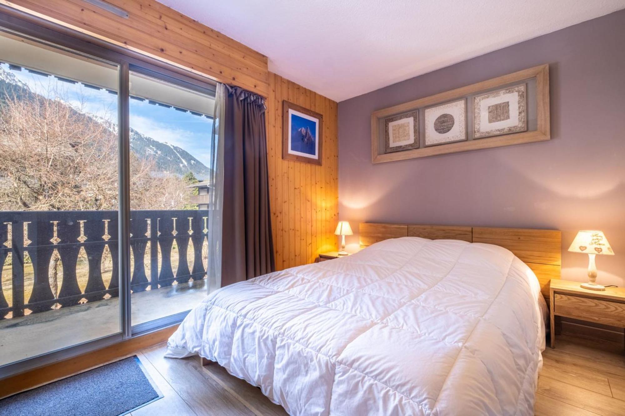 Beautiful 50m With 2 Balconies And Mountain View Apartment *