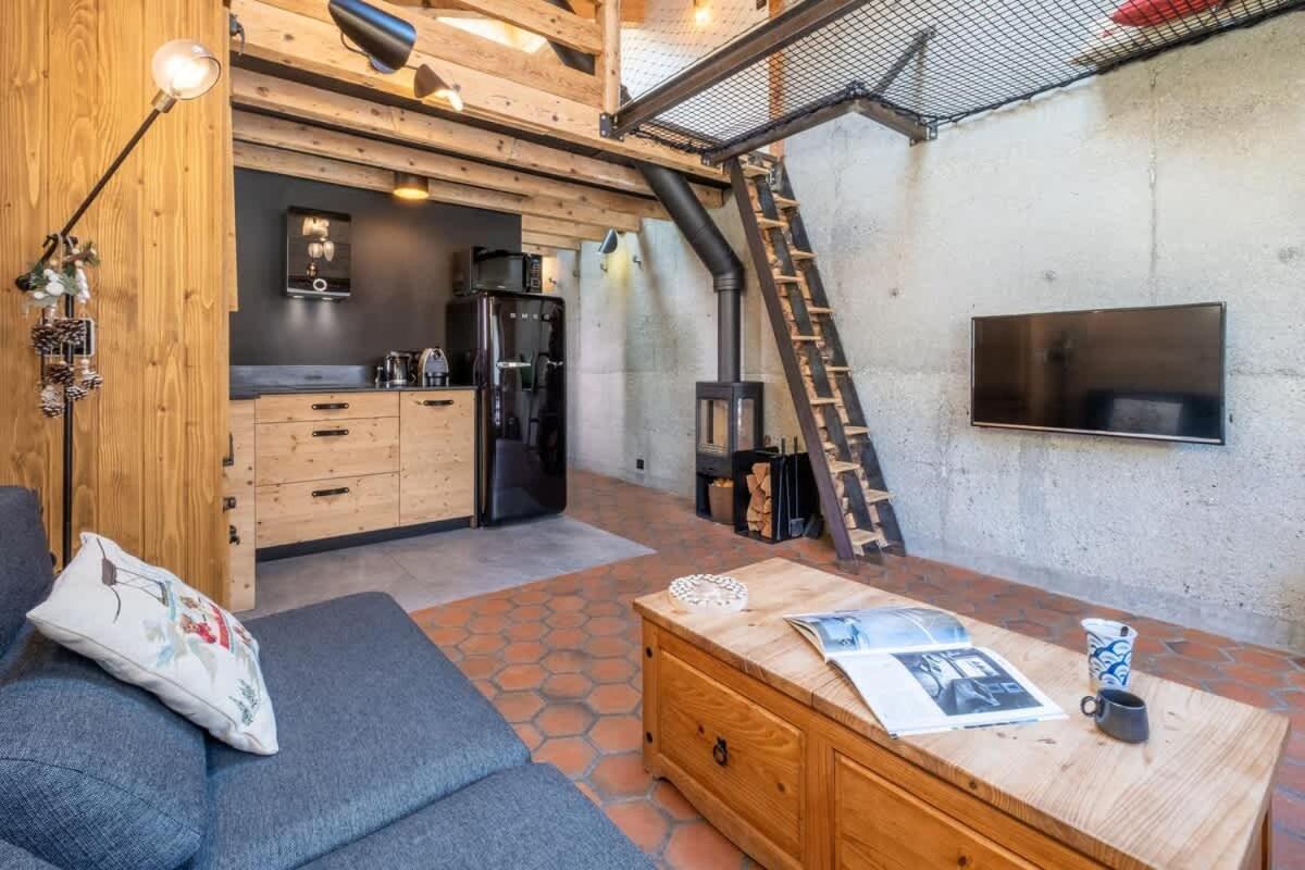 Racar Pour 4 Personnes, Centre Et Vue Sur La Montagne Apartment