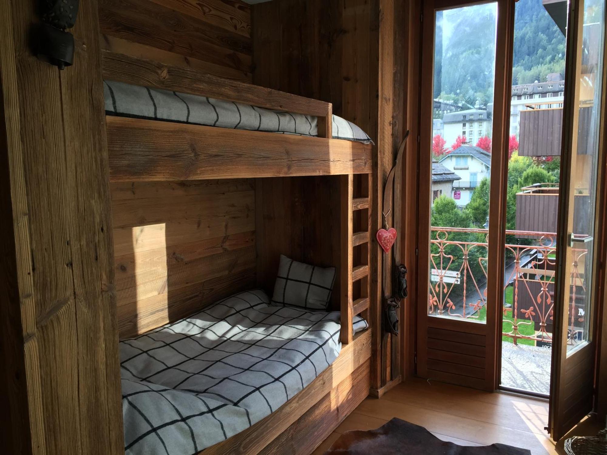 Bellevue Apartment *