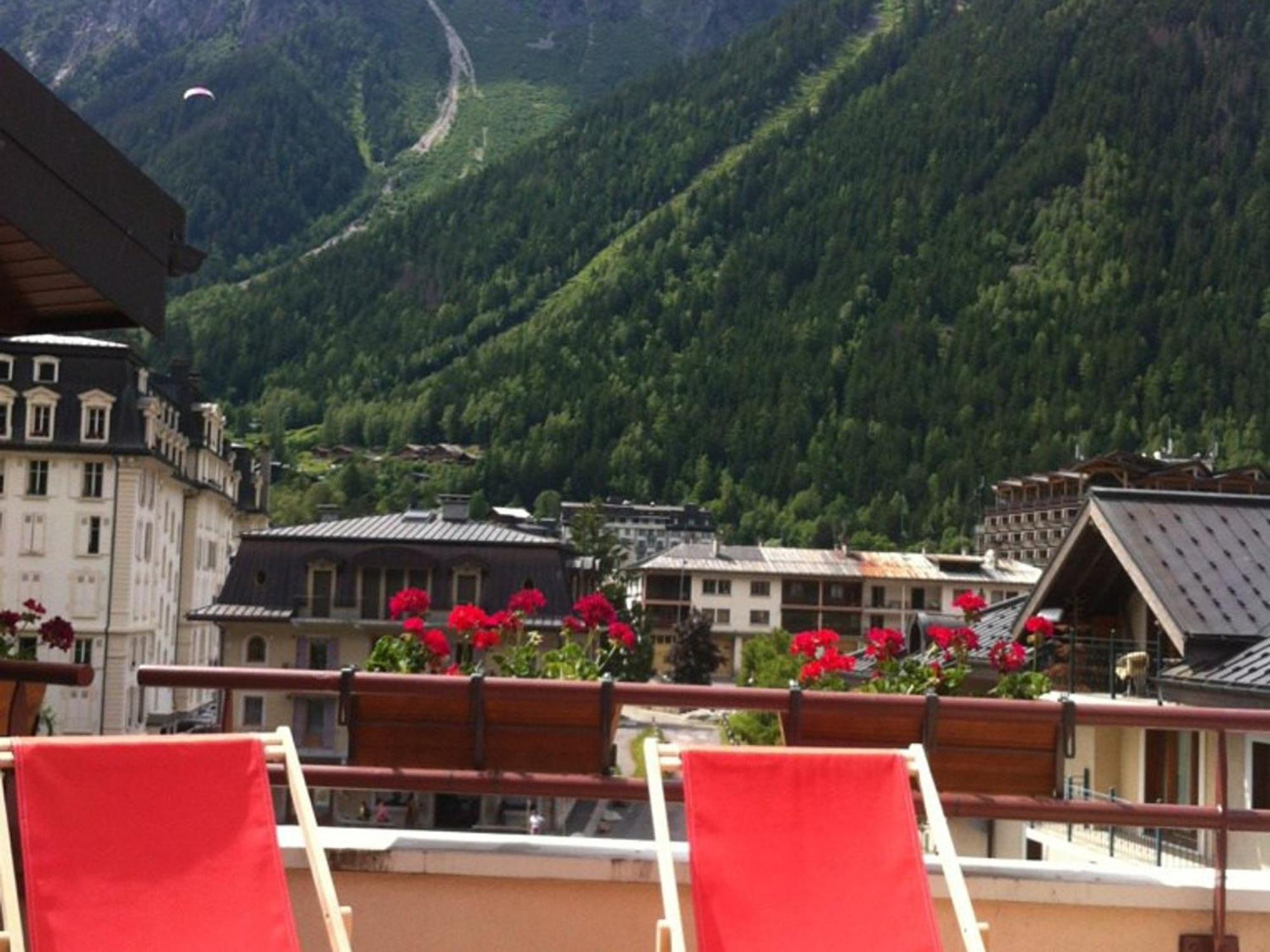 2 Pieces Au Centre Avec Terrasse Et Garage A - Fr-1-517-41 * Chamonix