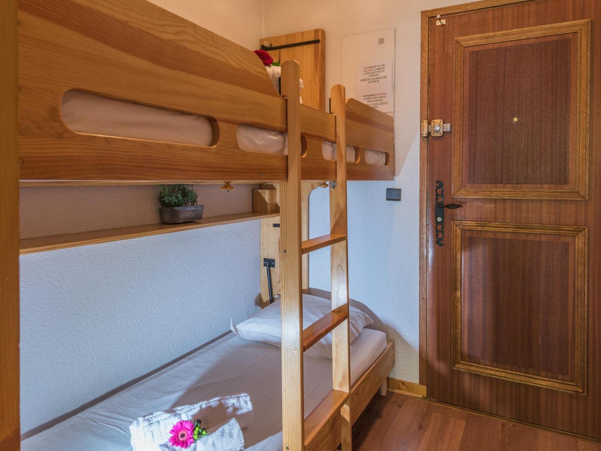 Chamonix, 4 Pers, Proche Pistes, Balcon, Parking, Animaux Admis - Fr-1-517-32