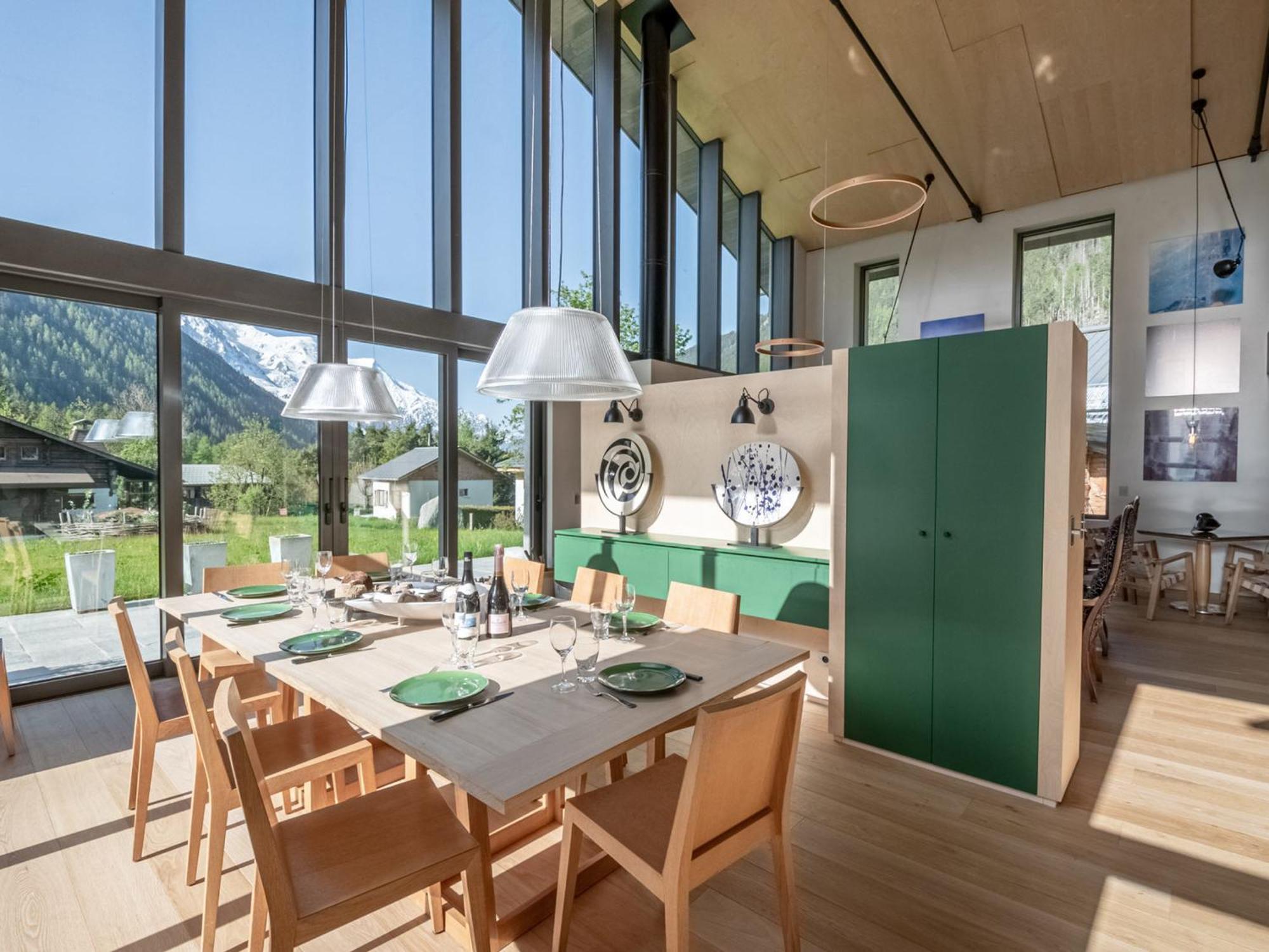 Contemporain Avec Sauna, Cheminee, Et Grand Jardin - Fr-1-343-243 * Chamonix