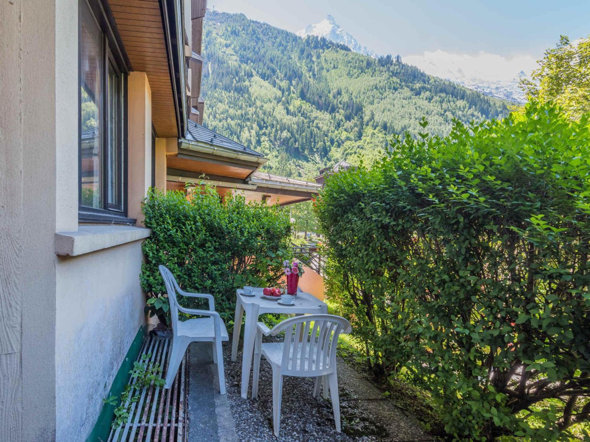 2 Pieces Avec Parking Pres Gare Routiere Et Remonte-pentes, Chamonix-mont-blanc - Fr-1-517-13 Apartment