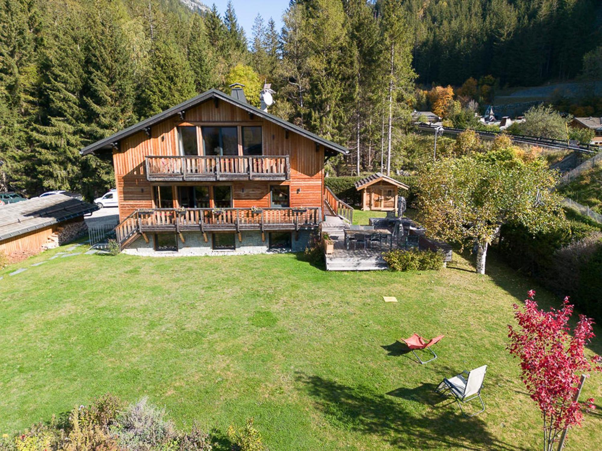 Superbe Avec Grand Jardin, 5 Chambres, Parking Et Wifi - Fr-1-343-177 Chamonix