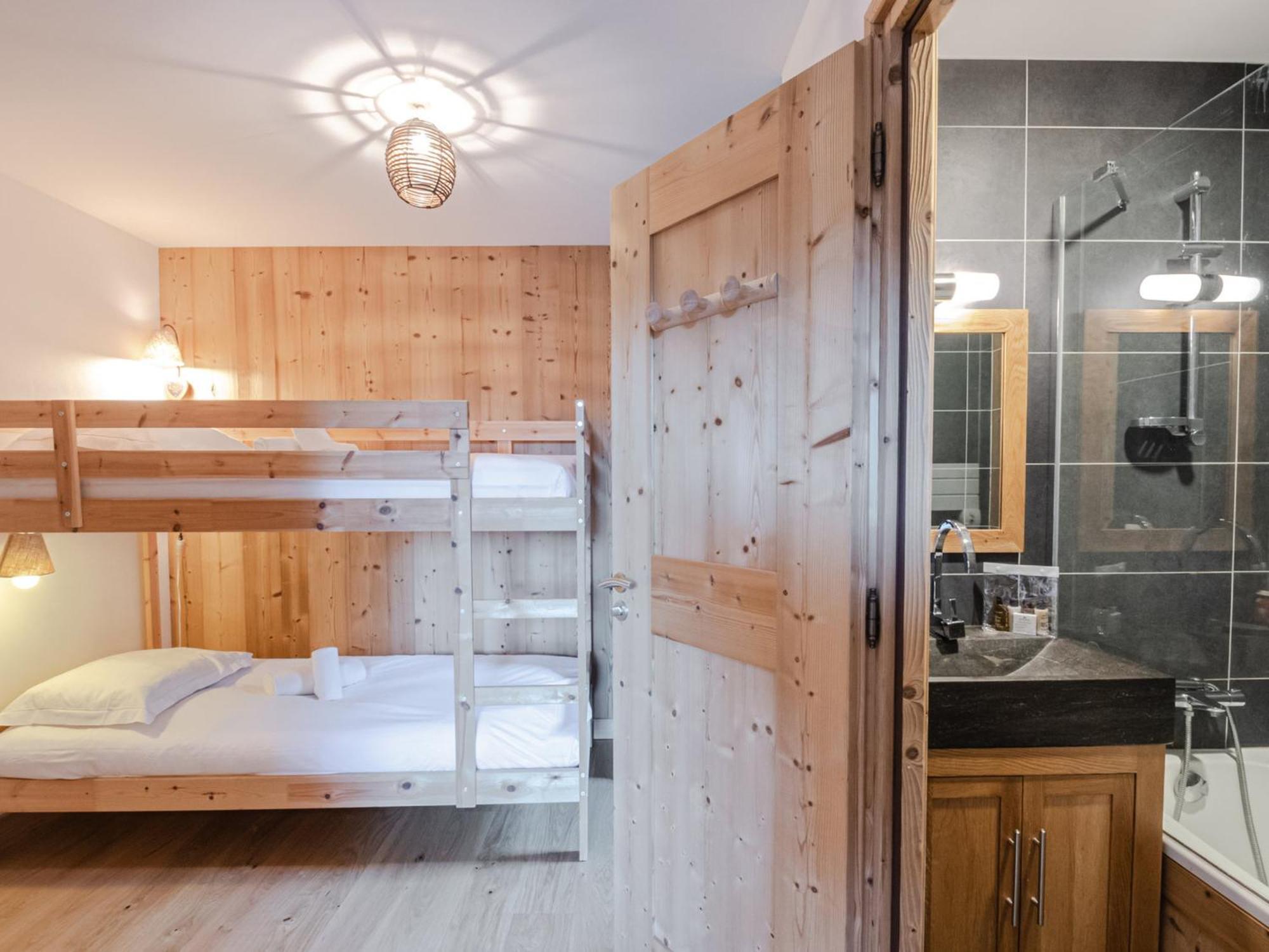 Chalet Avec Sauna, Wifi Et Parking A - Fr-1-343-232