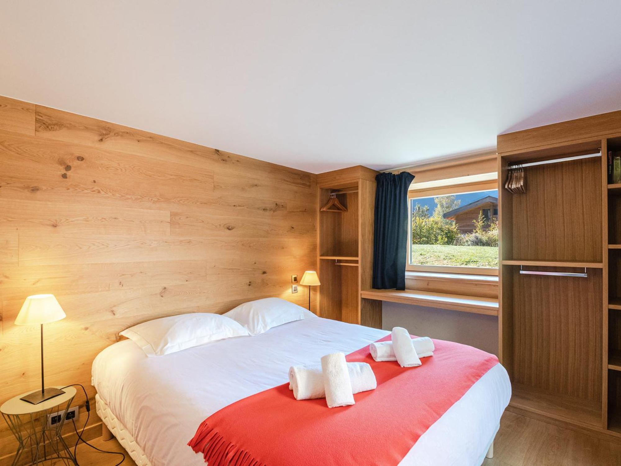 Superbe Avec Grand Jardin, 5 Chambres, Parking Et Wifi - Fr-1-343-177 Chalet