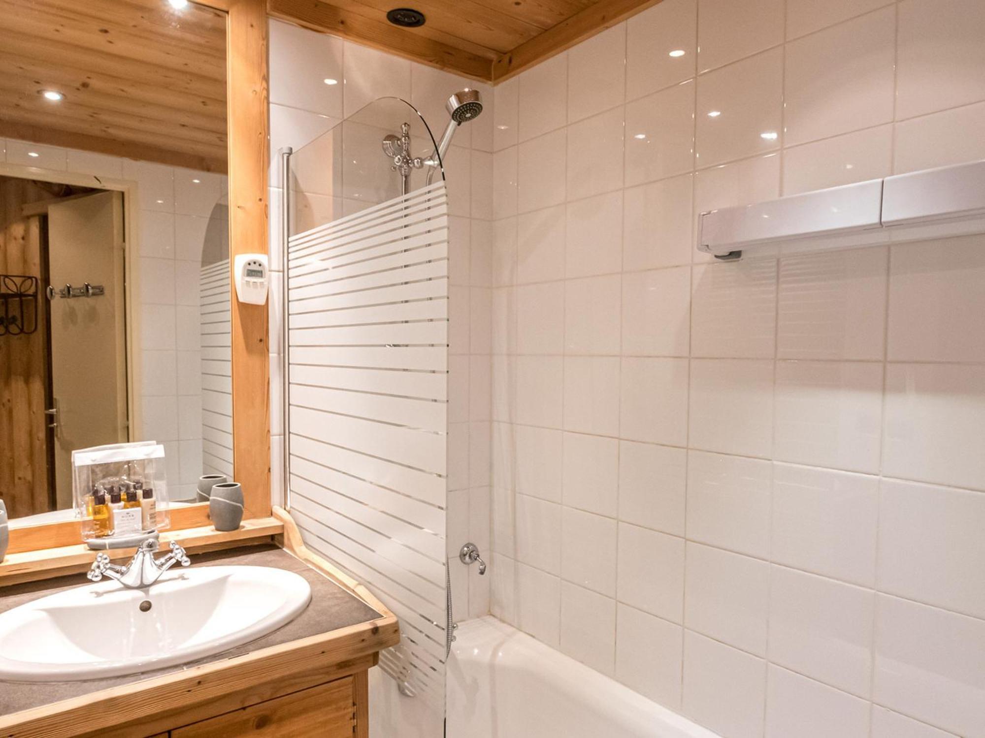 Joli Renove Avec Balcon Proche Zone Pietonne - Fr-1-343-164 Apartment