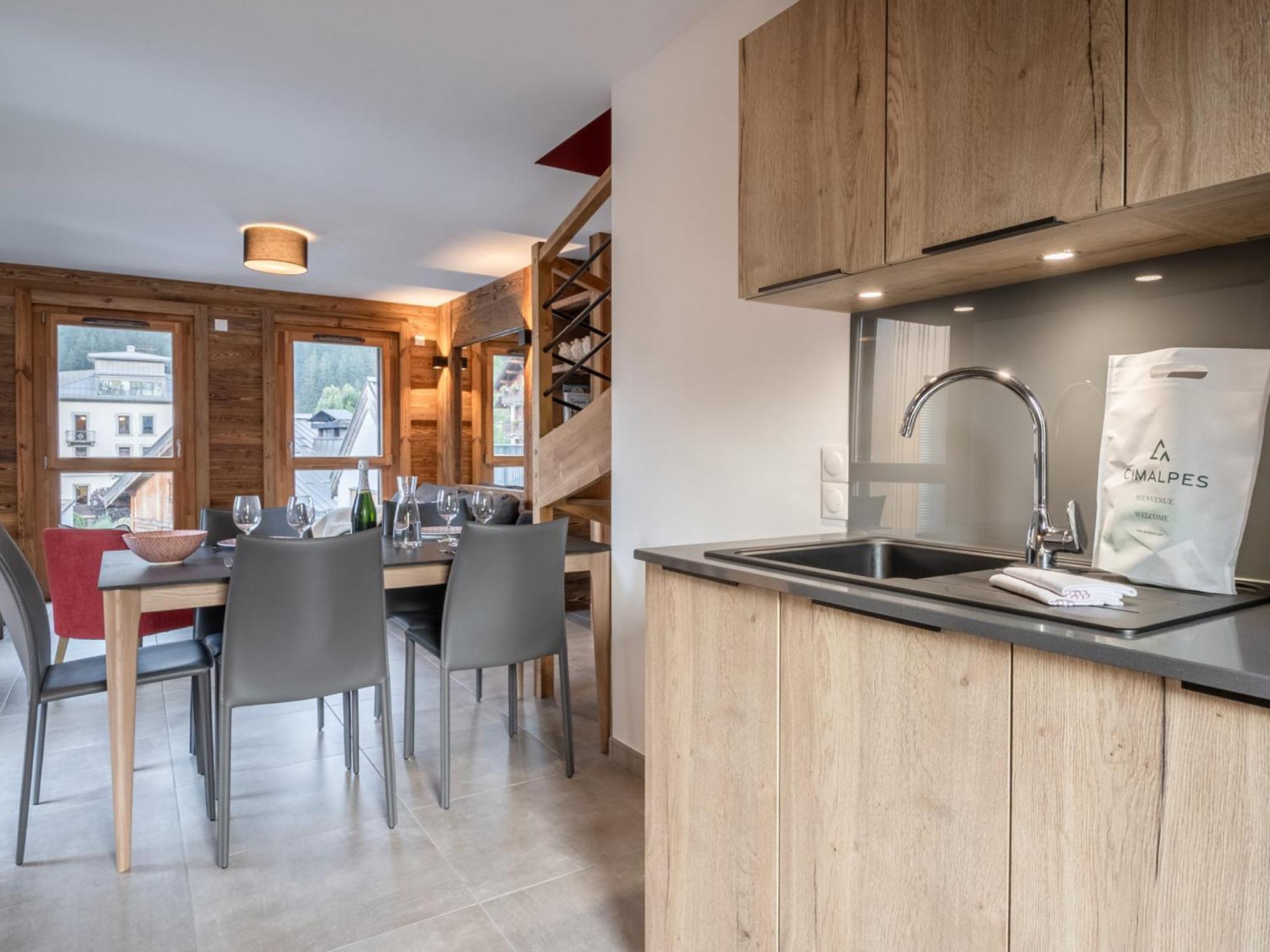 Duplex Centre Pour 6 Avec Balcon Et Garage - Fr-1-343-248 *