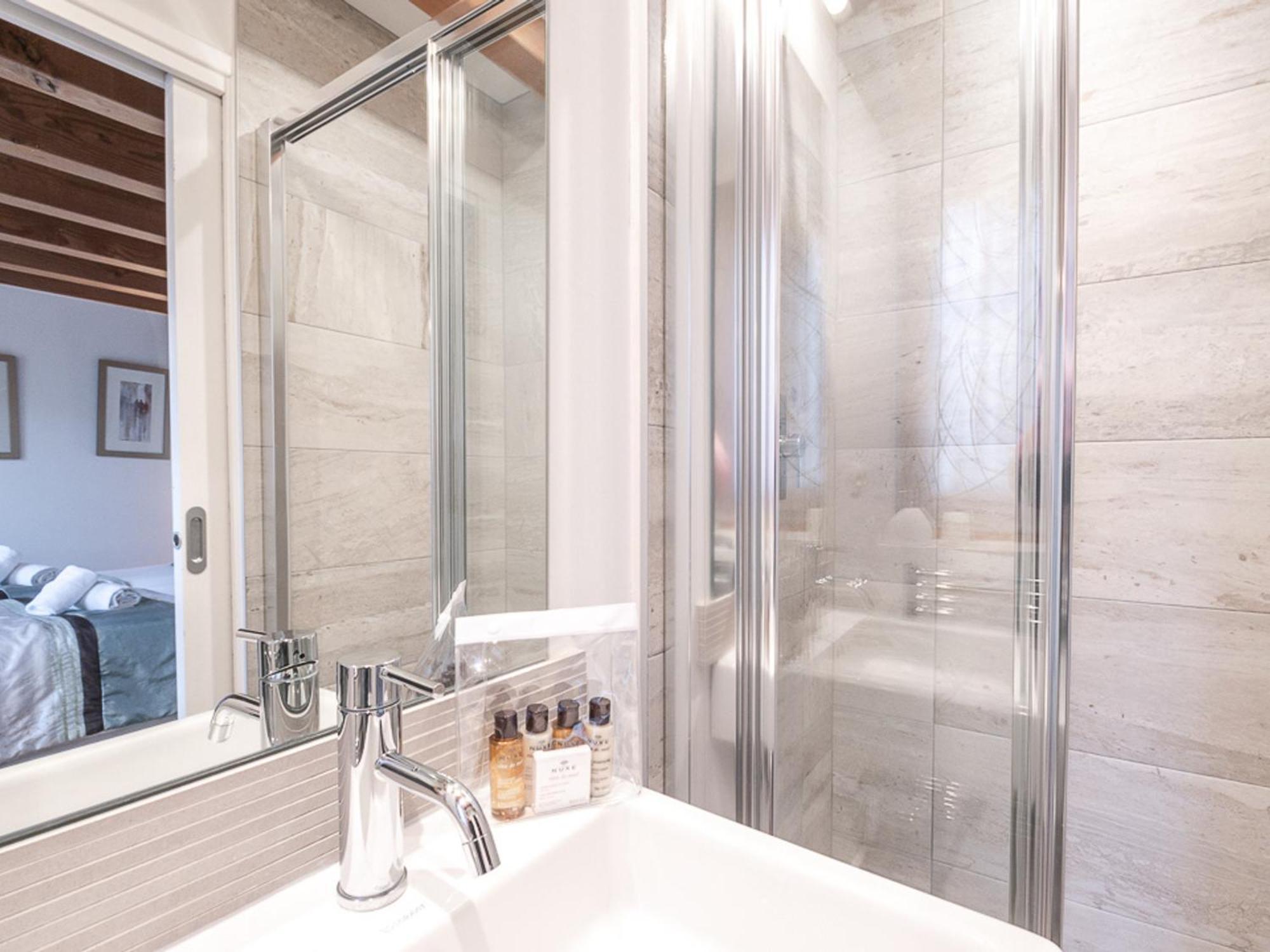 Chalet Superbe 4 Etoiles Avec Sauna Et Garage Proche Des Pistes - Fr-1-343-184 *