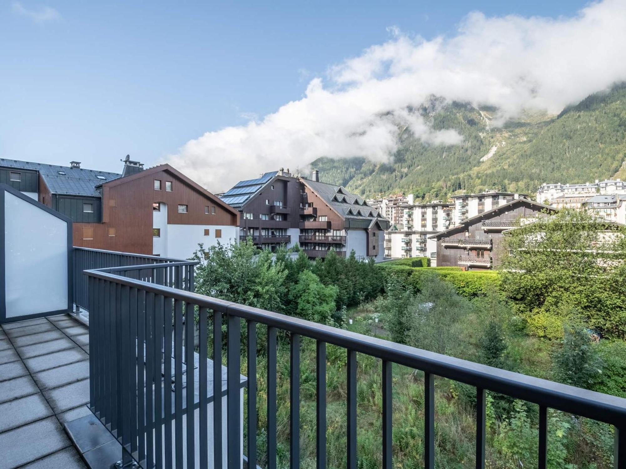 Duplex Centre Pour 6 Avec Balcon Et Garage - Fr-1-343-248