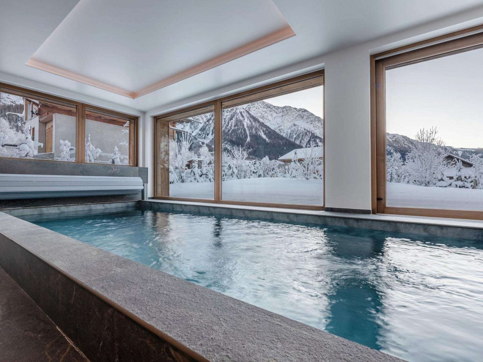 Chalet De Luxe Avec Piscine Interieure Et Sauna, Proche - Fr-1-343-261