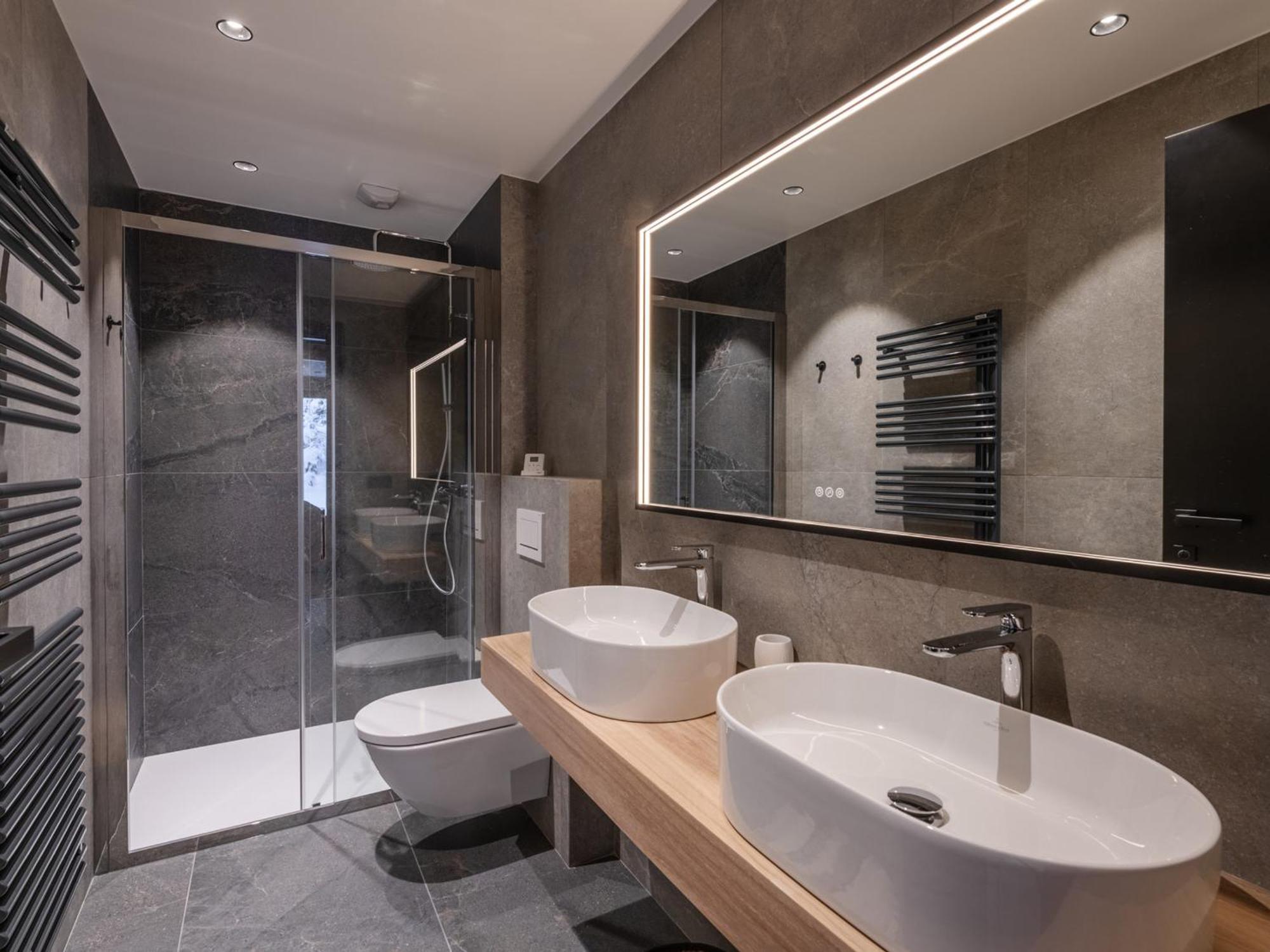 De Luxe Avec Piscine Interieure Et Sauna, Proche - Fr-1-343-261 Chalet *