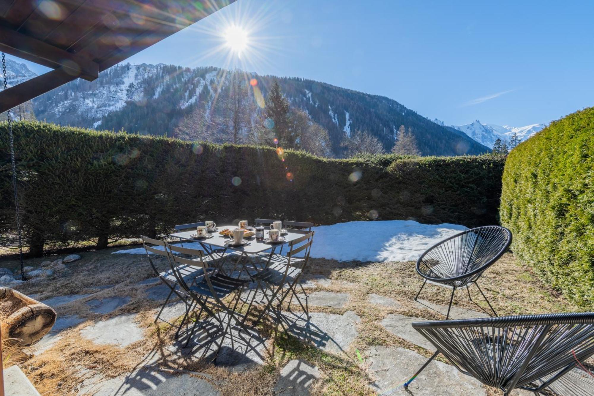 Grands Montets Private Garden - Happy Chamonix