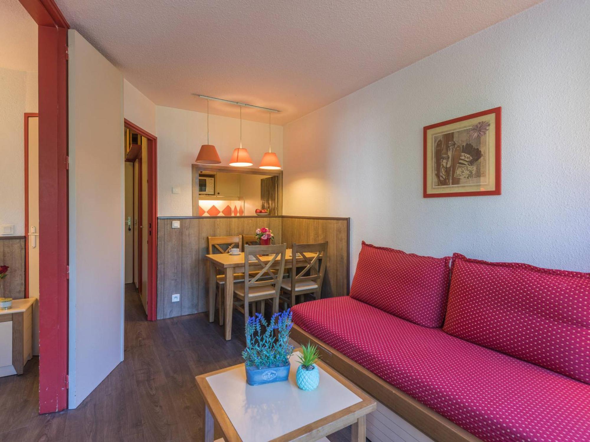 2 Pieces Avec Parking Pres Gare Routiere Et Remonte-pentes, Chamonix-mont-blanc - Fr-1-517-13 Apartment *