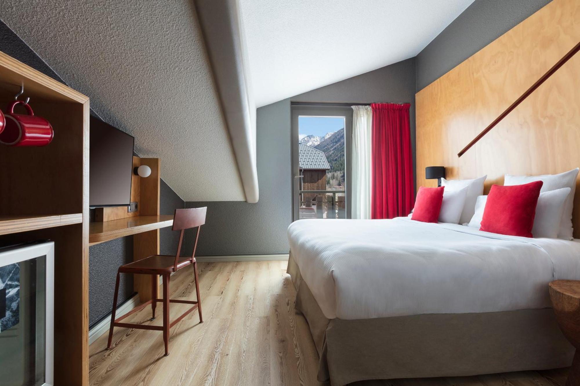 Les Aiglons Hotel 4*