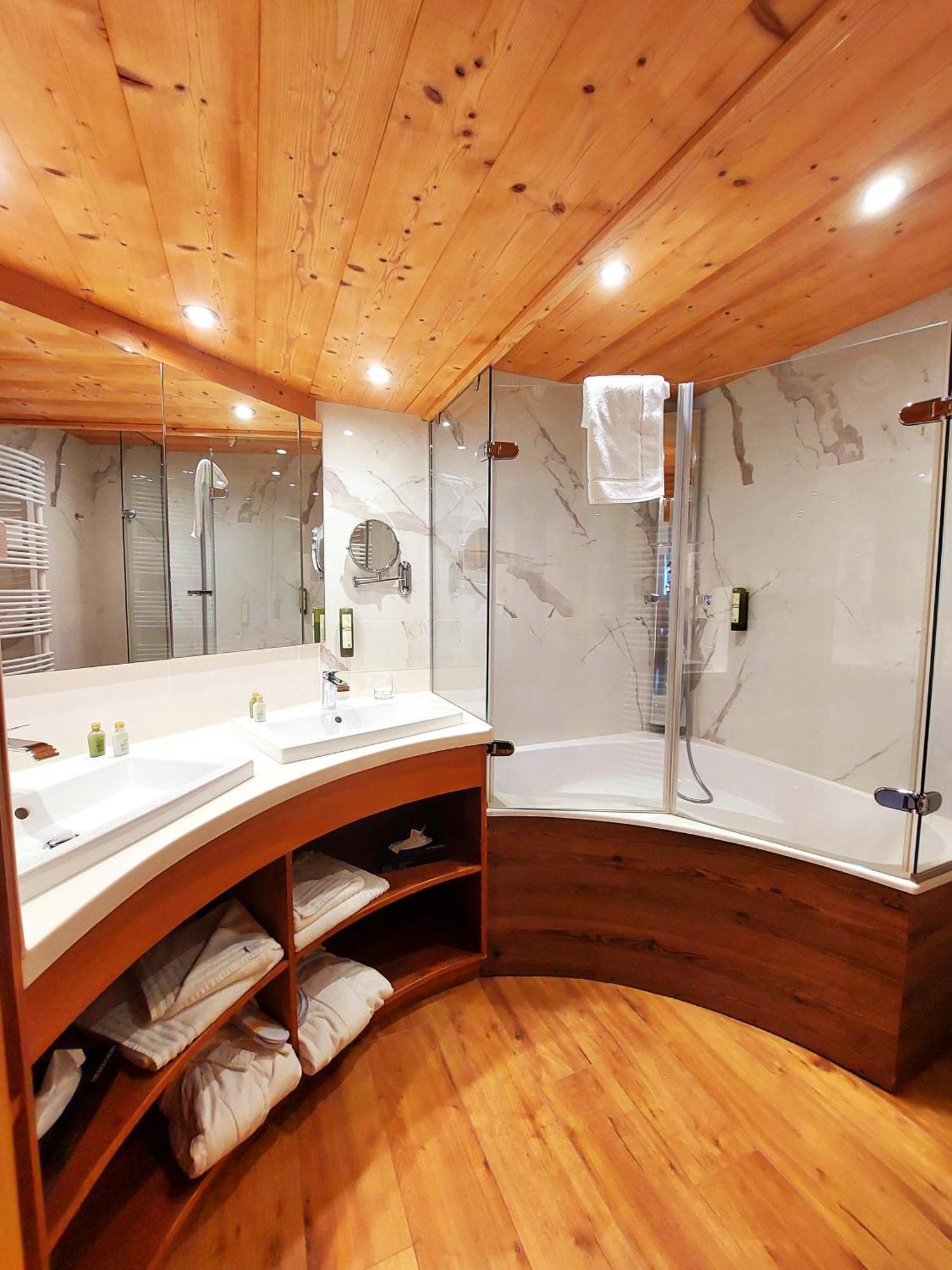Park Suisse & Hotel 4*