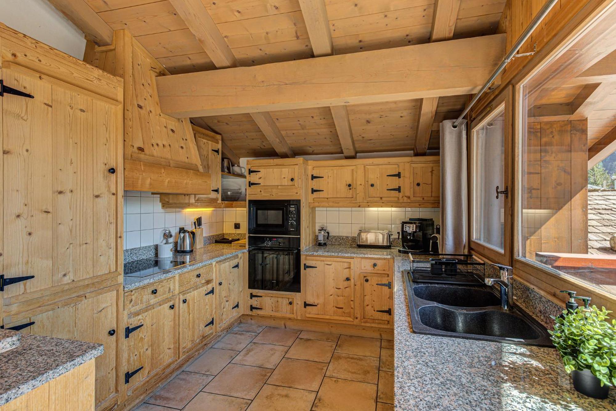 Soleil, Alpes Travel, Argentiere, Sleeps 9 *