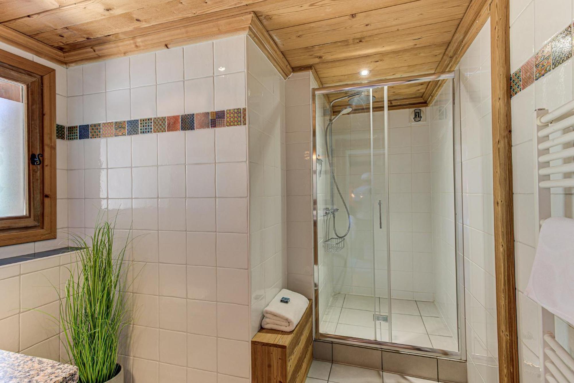 Apartment Soleil, Alpes Travel, Argentiere, Sleeps 9 Chamonix