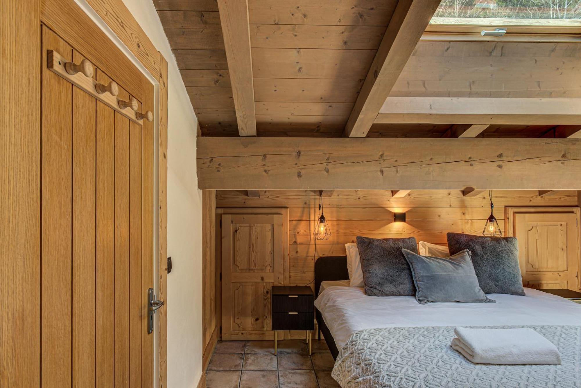 Soleil, Alpes Travel, Argentiere, Sleeps 9