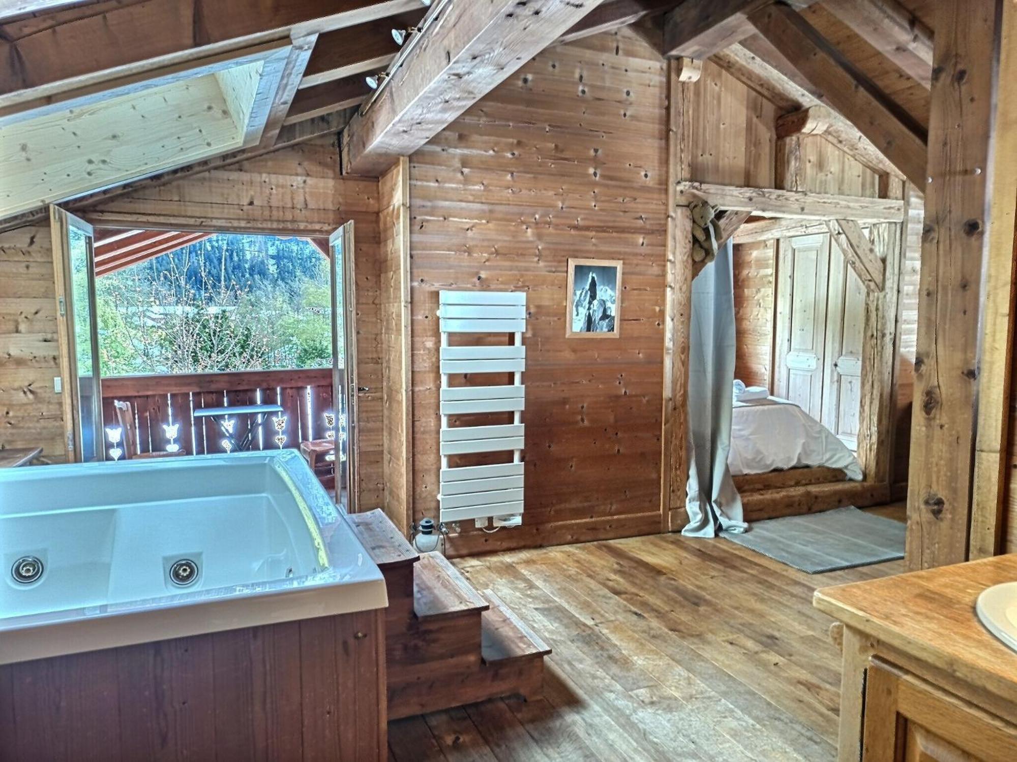 Spacieux A Pour 9 - Vue Panoramique Mont-blanc, Jacuzzi, Jardin & Parking