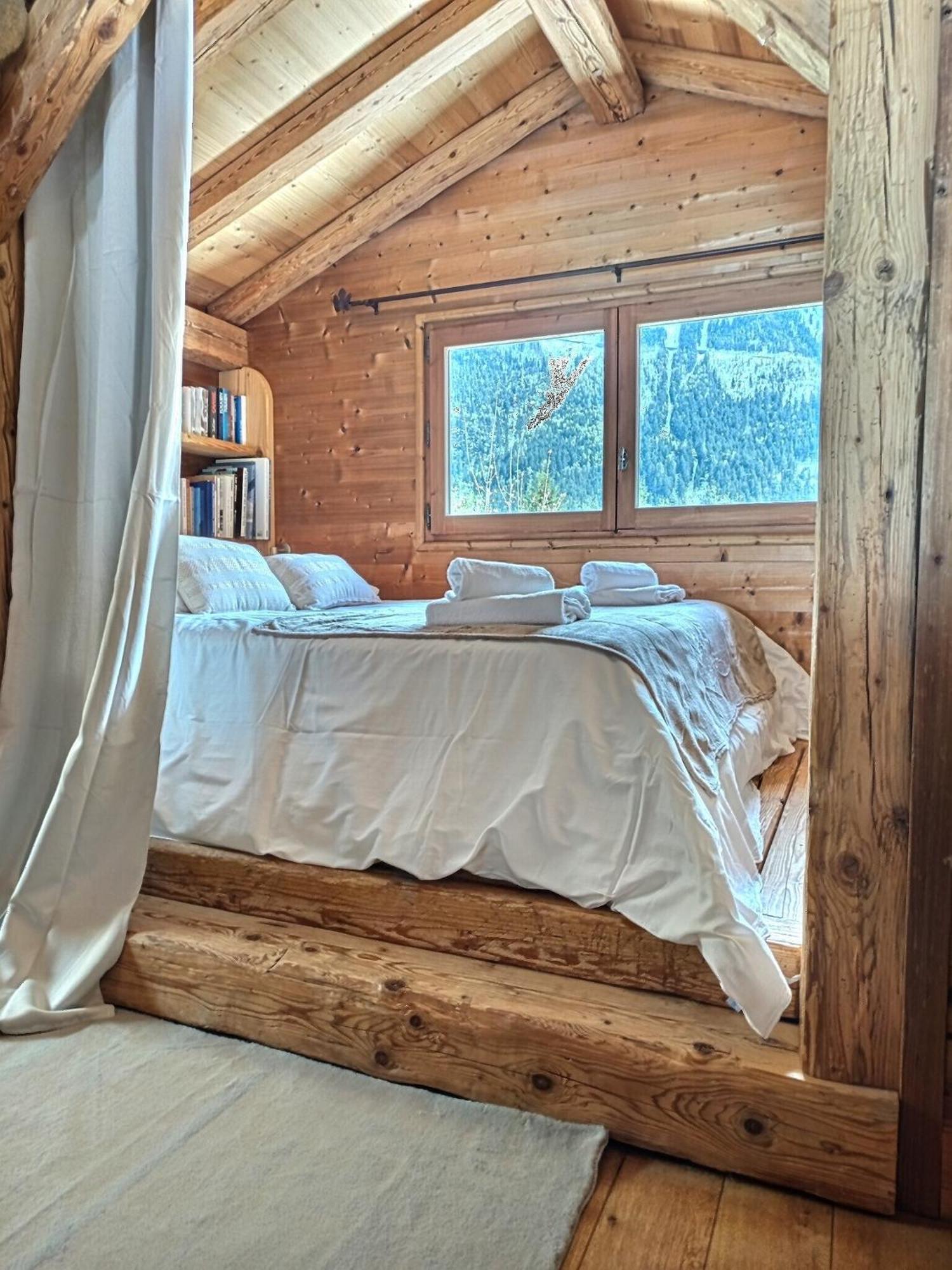 Chalet Spacieux A Pour 9 - Vue Panoramique Mont-blanc, Jacuzzi, Jardin & Parking Chamonix