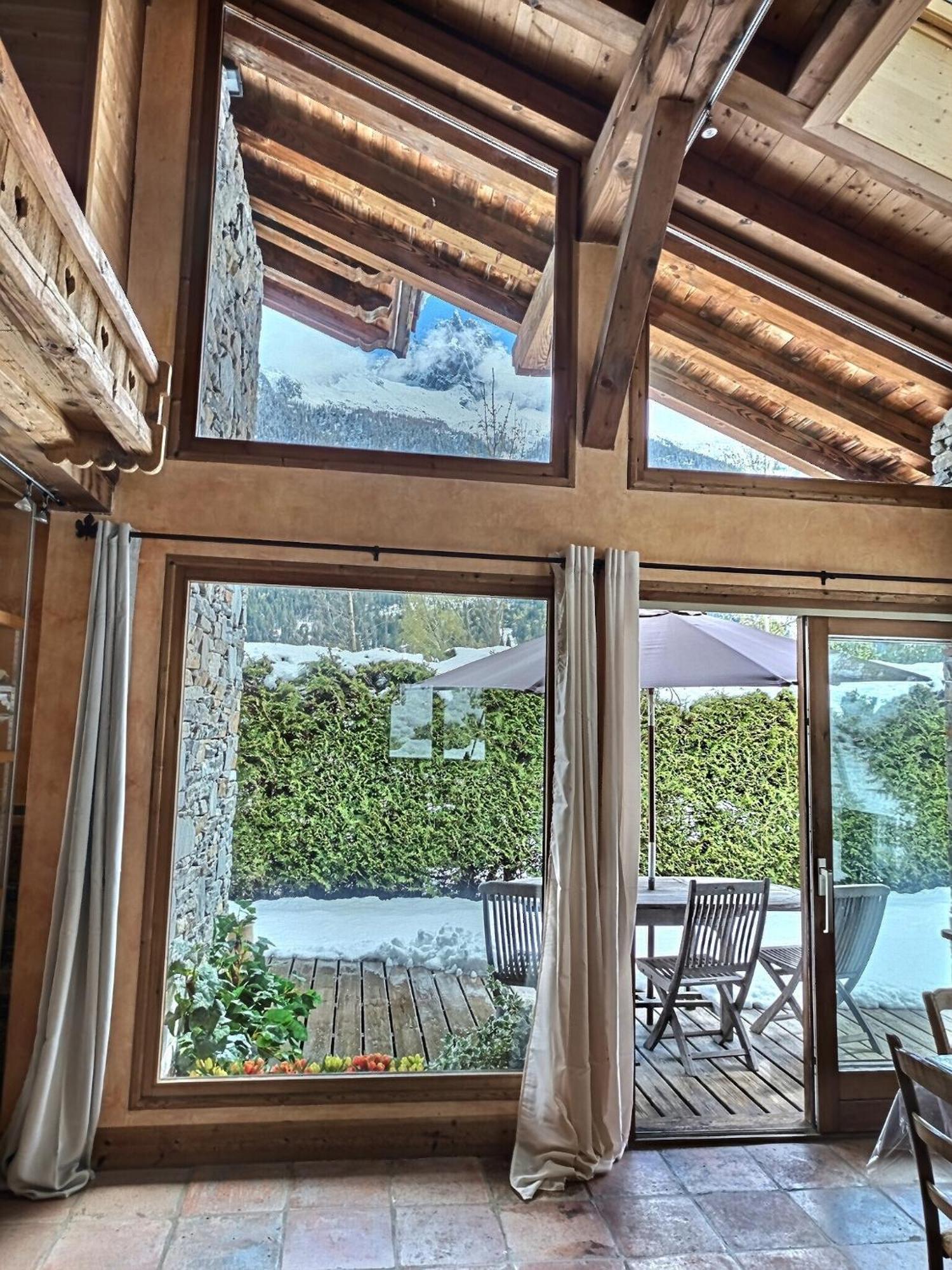 Chalet Spacieux A Pour 9 - Vue Panoramique Mont-blanc, Jacuzzi, Jardin & Parking Chamonix