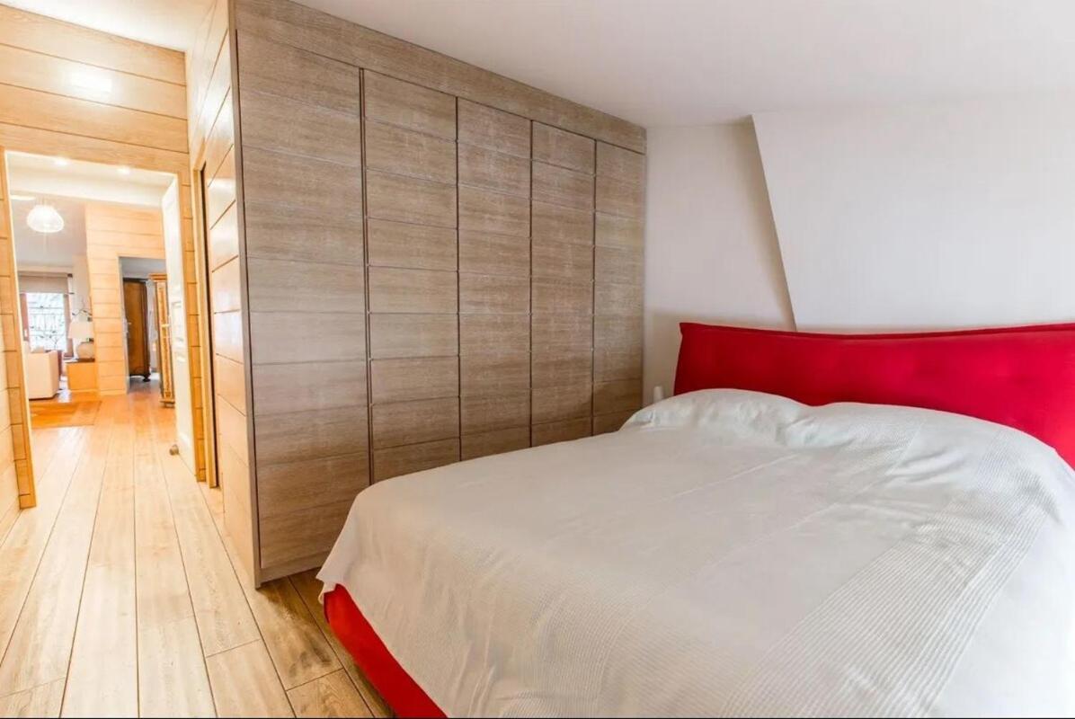Apartment Elegant 3 Bedroom Apartment,