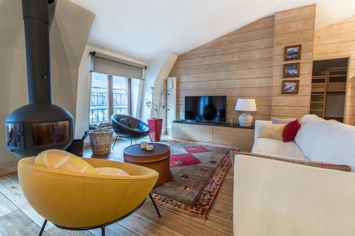 Apartment Elegant 3 Bedroom Apartment, *