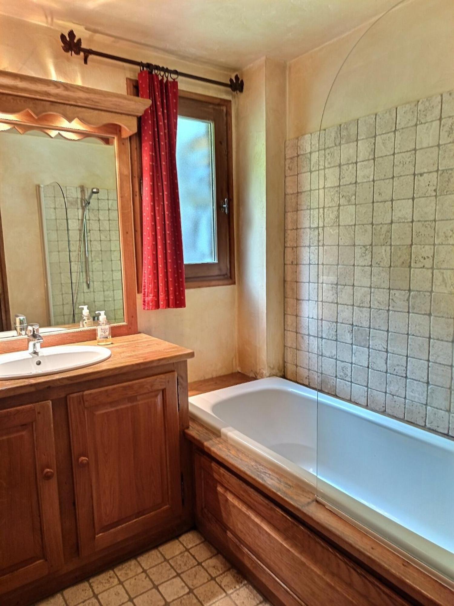 Spacieux A Pour 9 - Vue Panoramique Mont-blanc, Jacuzzi, Jardin & Parking *