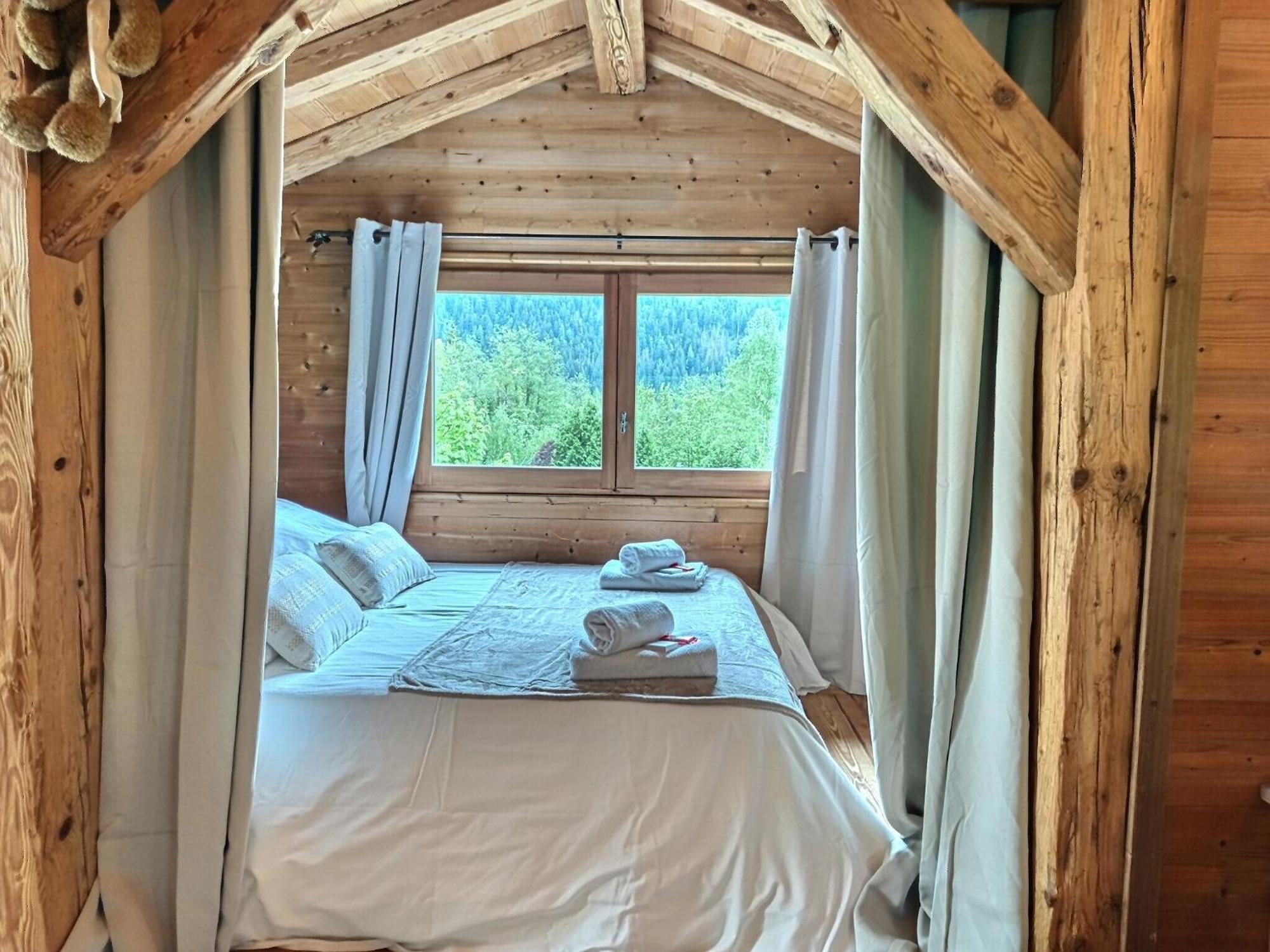 Chalet Spacieux A Pour 9 - Vue Panoramique Mont-blanc, Jacuzzi, Jardin & Parking *