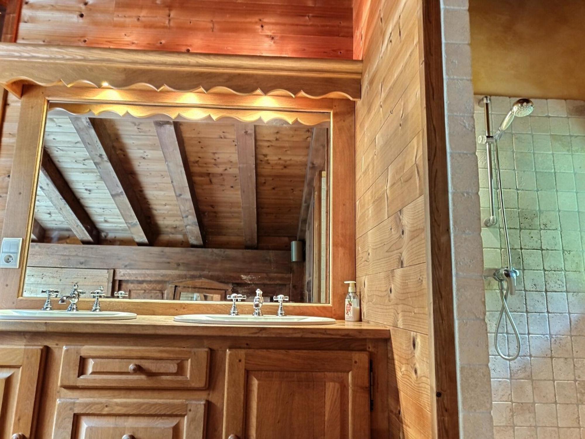 Chalet Spacieux A Pour 9 - Vue Panoramique Mont-blanc, Jacuzzi, Jardin & Parking