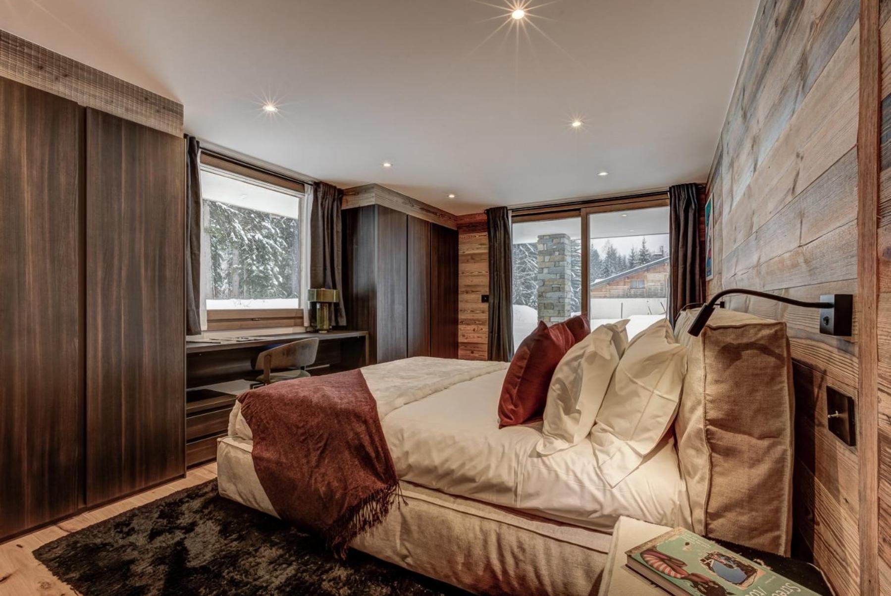 Freya Villa *