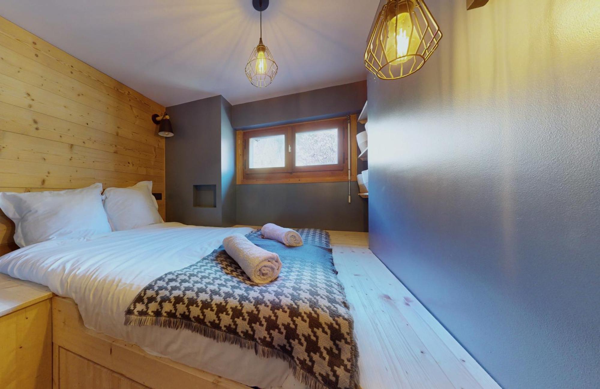 Bright, Warm 2br 2min To Gondola, Private Garden Apartment
