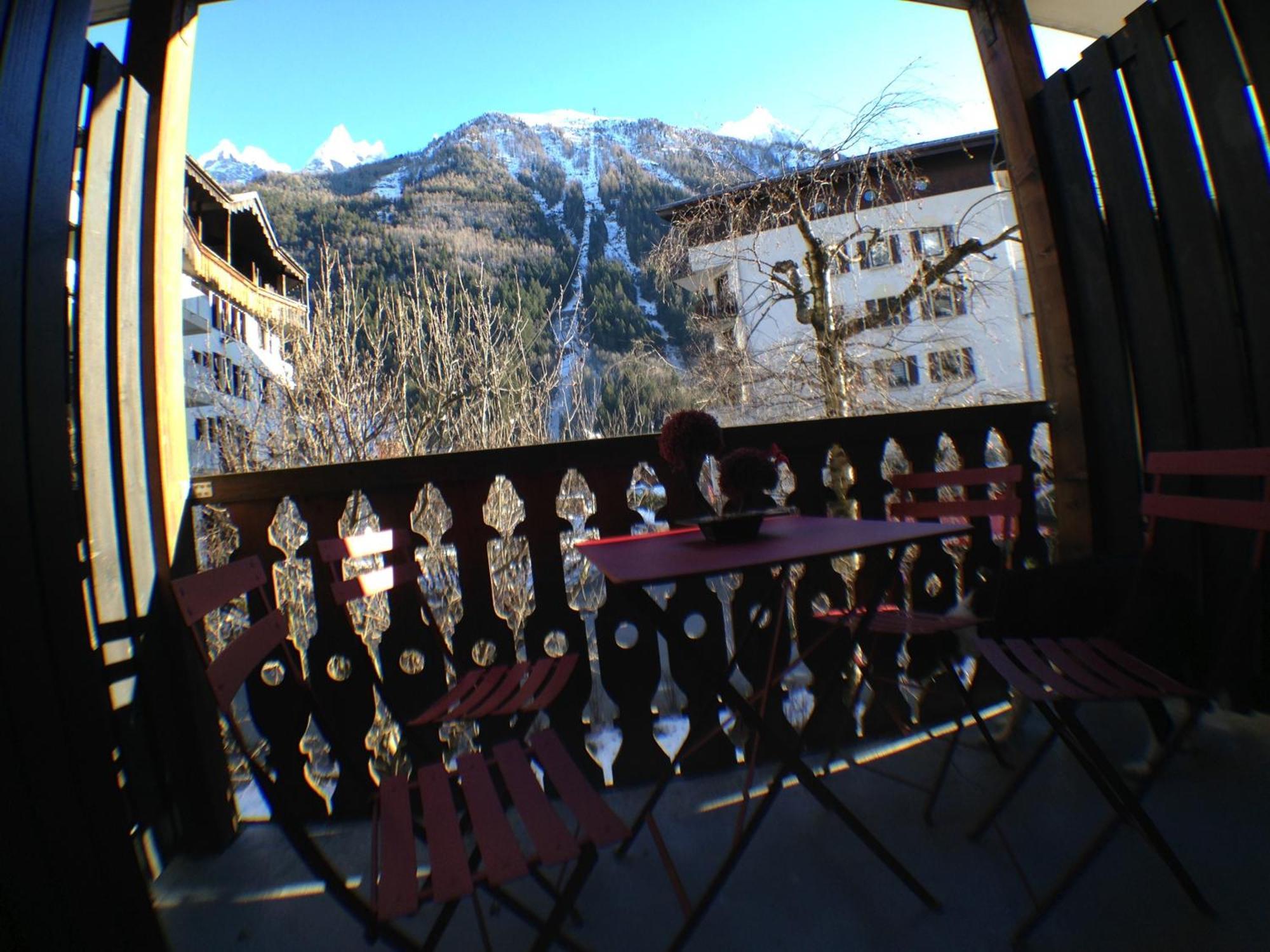 Cosy Face A L'aiguille Du Midi Chamonix