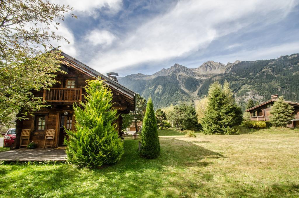 Chalet Chalet Sepia
