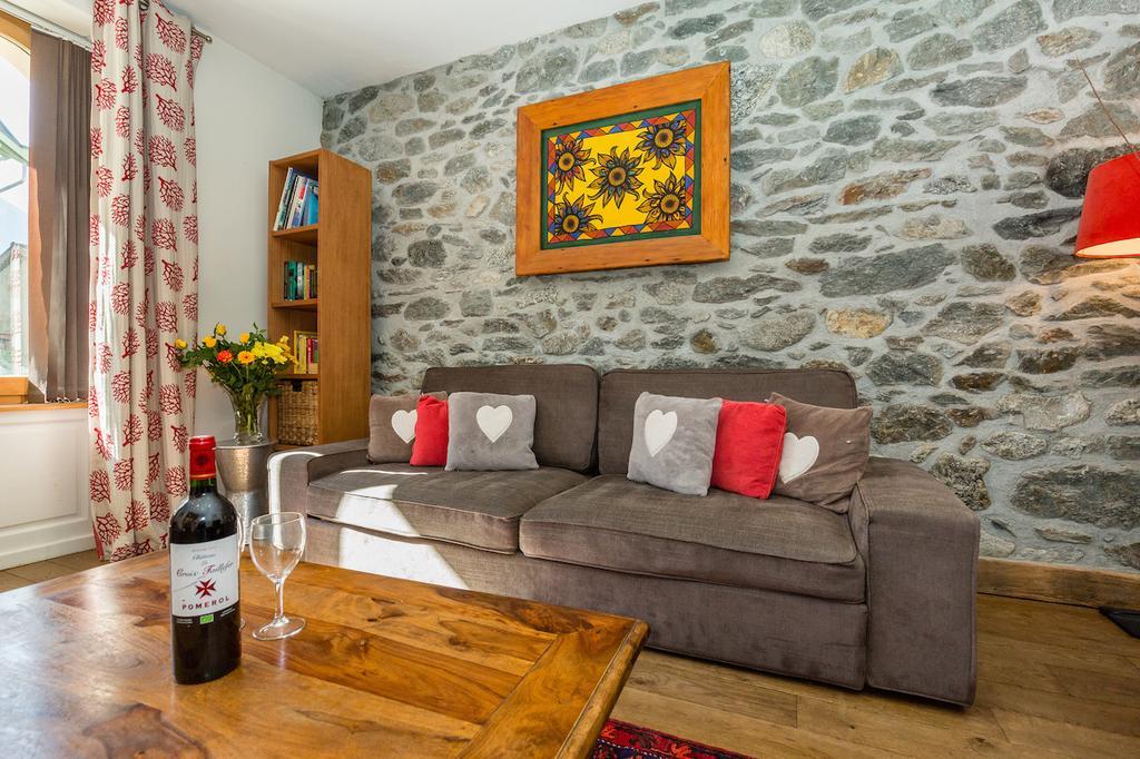 Aux Praz Apartment *