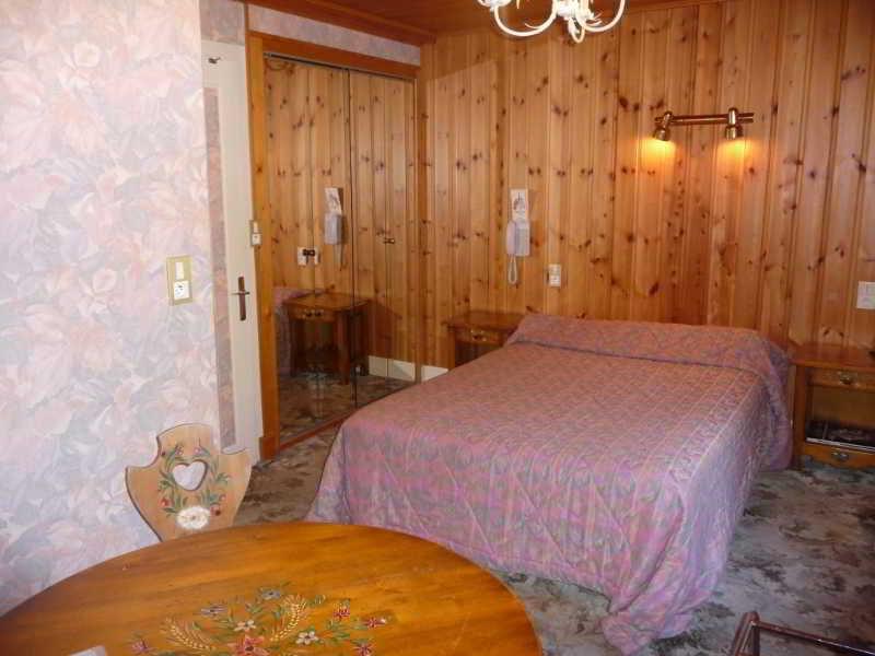 Hotel Aiguille Du Midi - & Restaurant 3*