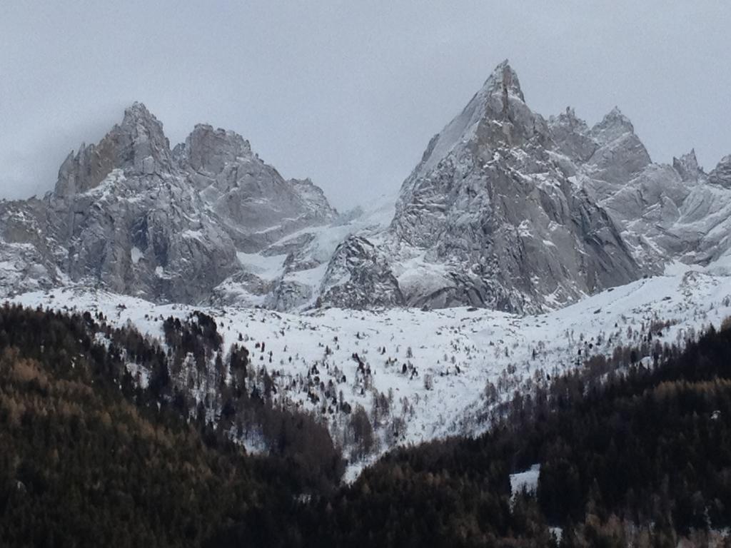 Eden Hotel, And Les Praz 3*