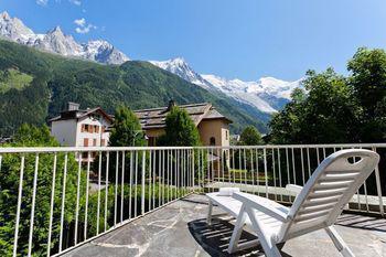 Apartment President - Alpes Travel - Central Chamonix - Sleeps 12